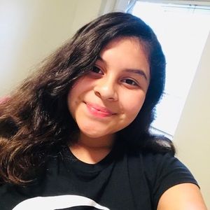 Meet your Posher, Lupe👩🏻‍🦱